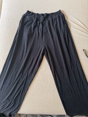 SKIMS women’s Black Relaxed Lounge Pants